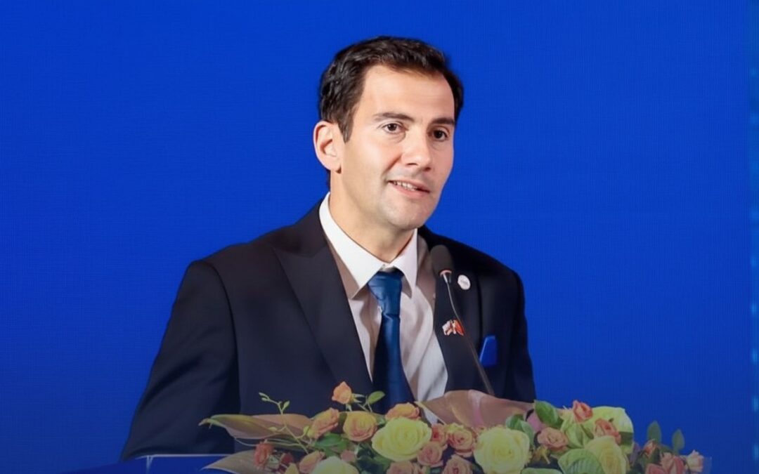 Rodrigo Benítez y otros expertos analizan cambio de dirección en el SII